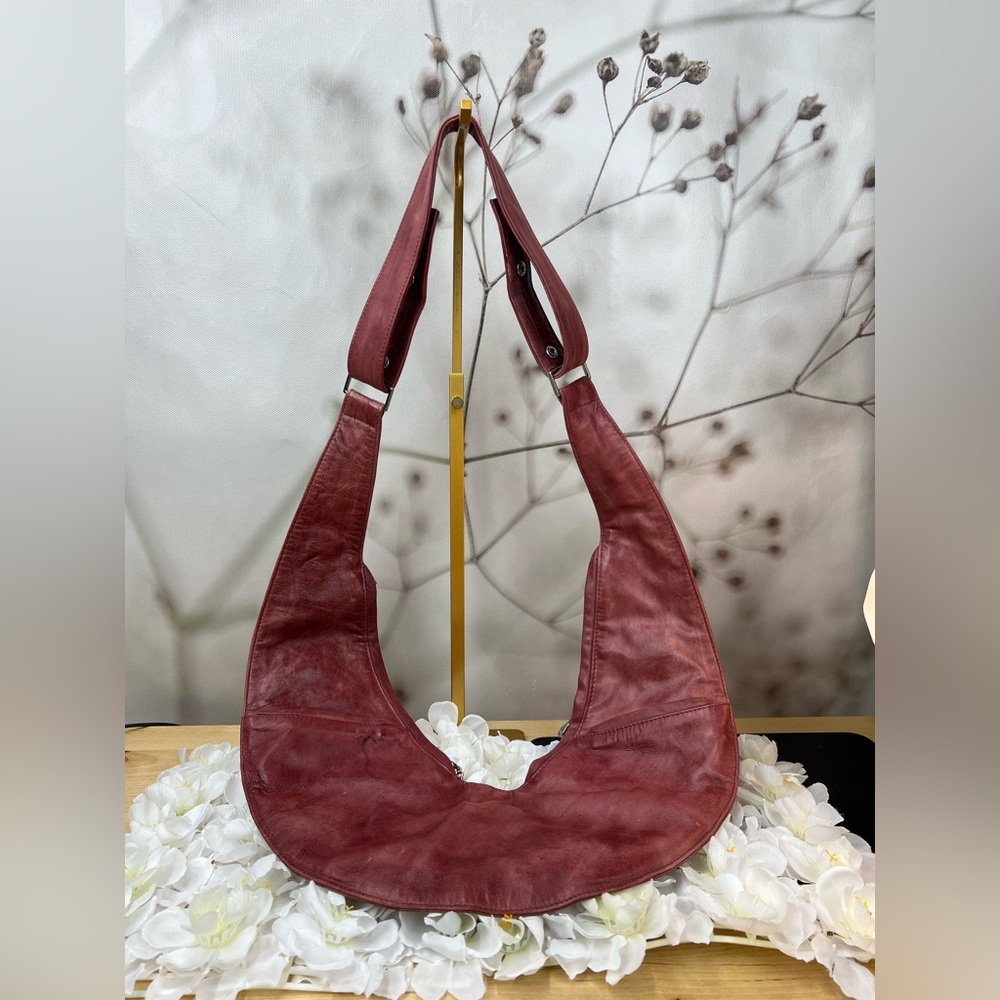 SASH Crescent Shoulder Bag - fine Leather - Picture 3 of 12